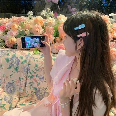 镜内情谜